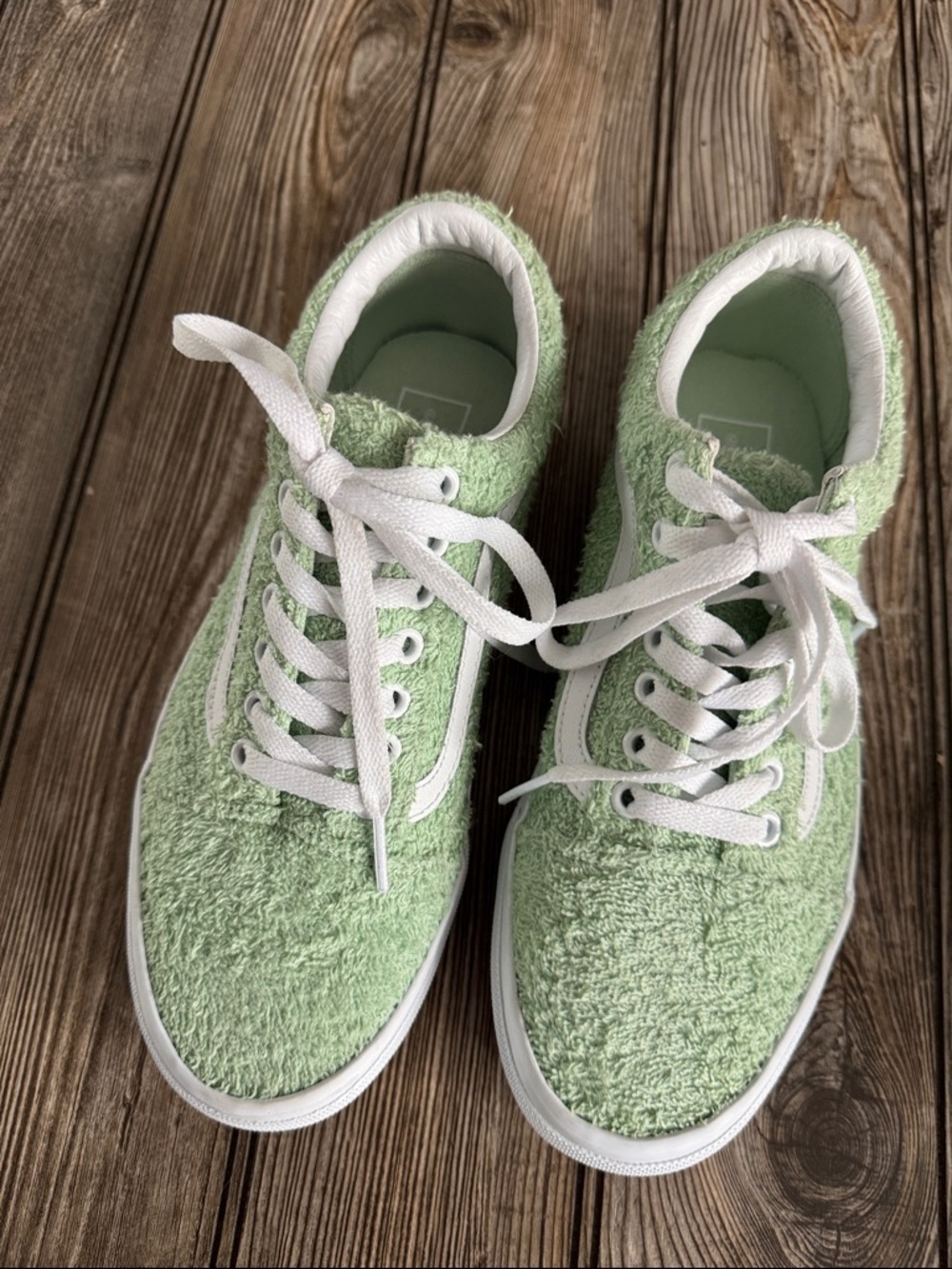 Vans sneakers mint Green Textured terry cloth White Laces women’s like new 8